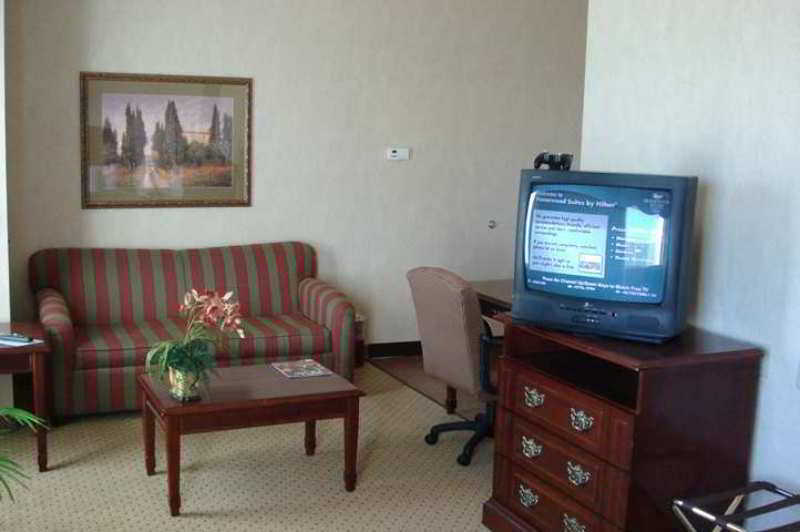 Hampton Inn & Suites Mahwah Exterior photo